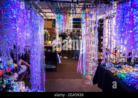 Sham Shui Po Nachtmarkt, Hong Kong, China. Stockfoto