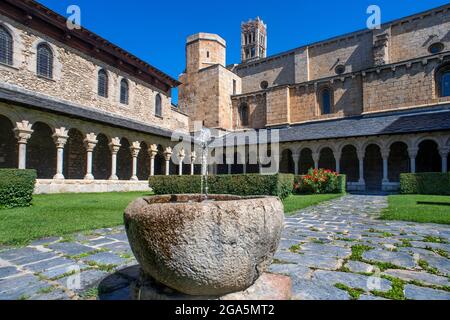 Coister von Sant Miquel, Klöster der romanischen Kathedrale von Santa Maria in La Seu d'Urgell, Lleida, Katalonien, Spanien. Die Kathedrale von Santa Mar Stockfoto