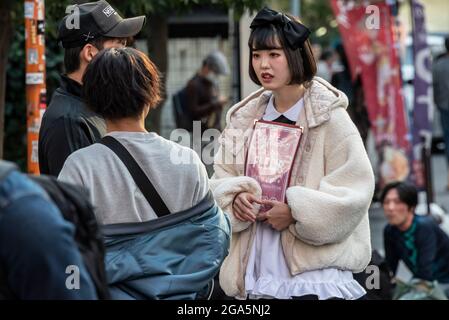 Maid Cafe Werber in Akihabara Street, Chiyoda, Tokyo, Japan. Stockfoto