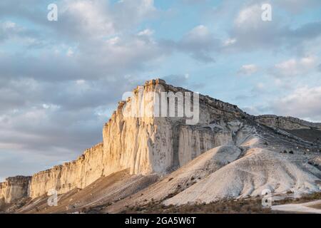 AK-Kaya White Rock im Herbst, Krim. Stockfoto