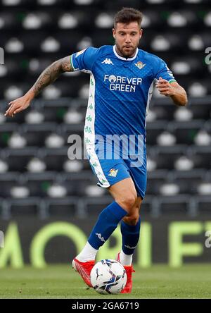 Derby, England, 28. Juli 2021. Aitor Ruibal von Real Betis während des Vorsaison-Freundschaftsspiel im Pride Park Stadium, Derby. Bildnachweis sollte lauten: Darren Staples / Sportimage Stockfoto