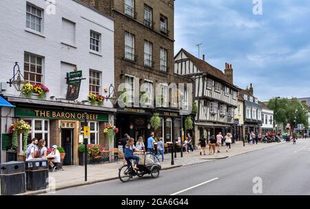 CAMBRIDGE ENGLAND BRIDGE STREET THE BARON OF BEEF AND MITER PUBS ODER ÖFFENTLICHE HÄUSER Stockfoto