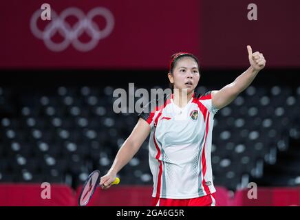 Tokio, Japan. Juli 2021. Graysia Polii aus Indonesien feiert den Sieg im Doppel-Viertelfinale der Frauen im Badminton-Wettbewerb gegen Du Yue und Li Yinhui aus China bei den Olympischen Spielen 2020 in Tokio, Japan, 29. Juli 2021. Quelle: Zhu Zheng/Xinhua/Alamy Live News Stockfoto