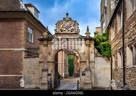 CAMBRIDGE ENGLAND UNIVERSITY GEBÄUDE IN DER TRINITY LANE DAS EINGANGSTOR ZUM TRINITY COLLEGE Stockfoto