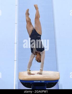 Tokio, Japan. Juli 2021. Sunisa Lee aus den Vereinigten Staaten macht sich während des Women's All-Around Turnwettbewerbs bei den Olympischen Spielen 2020 in Tokio am Donnerstag, den 29. Juli 2021, Japan. Foto von Mike Theiler/UPI Credit: UPI/Alamy Live News Stockfoto