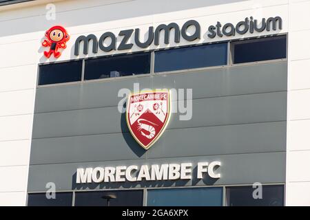 Das Mazuma Stadium, das früher als Globe Arena bekannt war, ist die Heimat von Morecambe F.C. in der Grafschaft Lancashire, England. Stockfoto