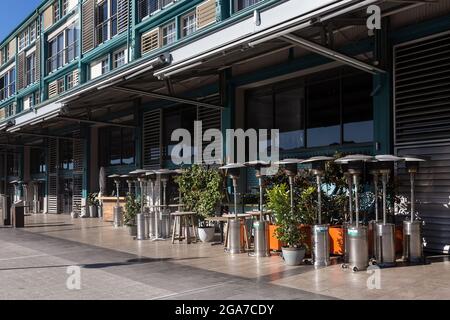 Sydney, Australien. Donnerstag, 29. Juli 2021. Allgemeiner Blick auf Finger Wharf, Woolloomooloo, sehr leer. Die Sperrbeschränkungen für den Großraum Sydney wurden aufgrund der Ausbreitung der Delta-Variante um vier Wochen bis zum 28. August verlängert. Quelle: Paul Lovelace/Alamy Live News Stockfoto