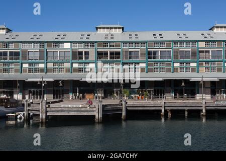 Sydney, Australien. Donnerstag, 29. Juli 2021. Allgemeiner Blick auf Finger Wharf, Woolloomooloo, sehr leer. Die Sperrbeschränkungen für den Großraum Sydney wurden aufgrund der Ausbreitung der Delta-Variante um vier Wochen bis zum 28. August verlängert. Quelle: Paul Lovelace/Alamy Live News Stockfoto