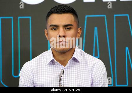 Adrian Granados während einer Pressekonferenz in Mascalls, Brentwood. Stockfoto