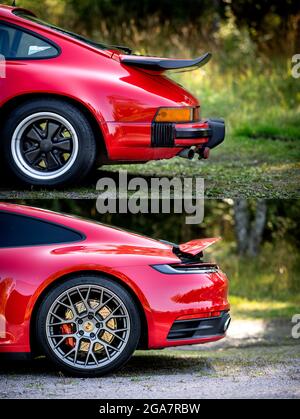 Ein roter Porsche 911 Carrera 4S 2019/2020 (unten) und ein 911 Carrera aus dem Jahr 1986. Ein rotes Auto Foto: Pontus Lundahl / TT / Code 10050 Stockfoto