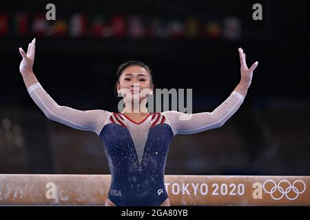 Tokio, Japan. Juli 2021. Sunisa Lee aus den Vereinigten Staaten, tritt am Donnerstag, den 29. Juli 2021, während der Rundum-Zeremonie der individuellen Kunstturnen der Frauen im Ariake Gymnastik Center bei den Olympischen Spielen in Tokio, Japan, auf. Sunisa Lee aus den Vereinigten Staaten gewann das Gold, Rebeca Andrade aus Brasilien, das Silber und Angelina Melnikova vom russischen Olympischen Komitee die Bronze. Foto von Richard Ellis/UPI Credit: UPI/Alamy Live News Stockfoto
