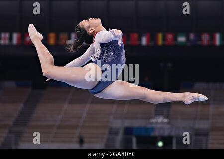Tokio, Japan. Juli 2021. Sunisa Lee aus den Vereinigten Staaten, tritt am Donnerstag, den 29. Juli 2021, während der Rundum-Zeremonie der individuellen Kunstturnen der Frauen im Ariake Gymnastik Center bei den Olympischen Spielen in Tokio, Japan, auf. Sunisa Lee aus den Vereinigten Staaten gewann das Gold, Rebeca Andrade aus Brasilien, das Silber und Angelina Melnikova vom russischen Olympischen Komitee die Bronze. Foto von Richard Ellis/UPI Credit: UPI/Alamy Live News Stockfoto