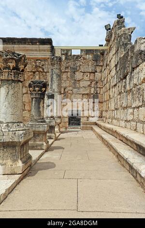 Alte römische Ruinen Architektur mit Steinmauern und Säulen Stockfoto