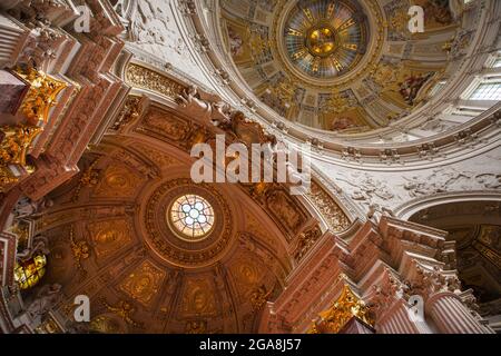 Der Berliner Dom, auch als Evangelische Oberpfarrei und Stiftskirche bekannt, ist eine monumentale deutsche evangelische Kirche und ein dynastisches Grab. Stockfoto