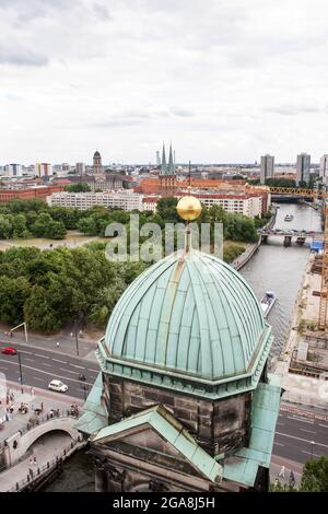 Der Berliner Dom, auch Evangelische Oberpfarrei und Stiftskirche genannt, ist eine monumentale deutsche evangelische Kirche. Stockfoto