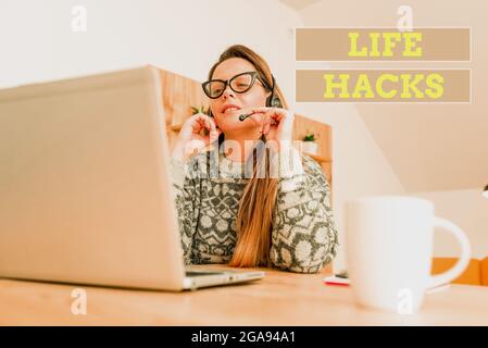 Textschild mit Life Hacks. Wort für Strategie oder Technik angenommen, um Aktivitäten effizient zu verwalten Abstraktes Schreiben neuer Blog-Inhalt, Lesen Stockfoto