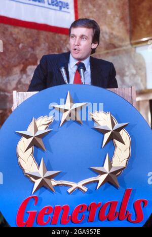 Besitzer Donald Trump während der USFL New Jersey General Pressekonferenz, Trump Tower, New York City, New York, USA, Bernard Gotfryd, Februar 1985 Stockfoto