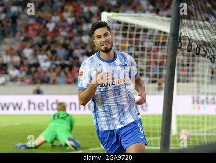 Innsbruck, Österreich. Juli 2021. Fußball: Testspiele, Hertha BSC - FC Liverpool. Die Berliner Suat Serdar feiert nach dem Tor von 0:2. Quelle: Sebastian Räppold/Matthias Koch/dpa/Alamy Live News Stockfoto