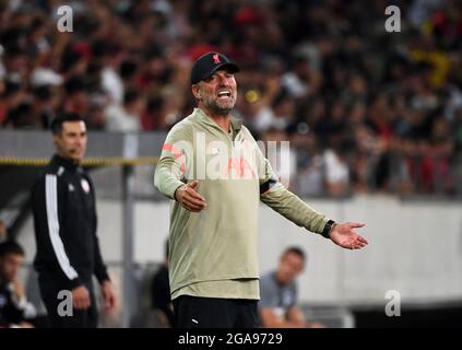 Innsbruck, Österreich. Juli 2021. Fußball: Testspiele, Hertha BSC - FC Liverpool. Anweisungen gibt Liverpools Trainer Jürgen Klopp. Quelle: Sebastian Räppold/Matthias Koch/dpa/Alamy Live News Stockfoto