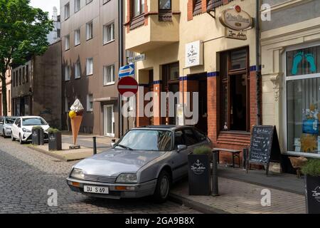 Restaurant, Café zum Anker, tatortkommissar Horst Schimanski Kultlokal, original Citroën CX Firmenwagen von Schimmi, Hafenviertel Duisburg-Ruh Stockfoto