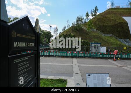 London, Großbritannien. 29. Juli 2021. Marble Arch Mound ist ein künstlicher 25-Meter-Hügel, der als die schlimmste Attraktion in London gilt und 2 Mio. £kostet.Quelle: Waldemar Sikora Stockfoto