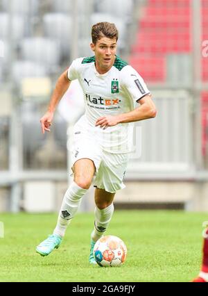 Joe Scally, MG 29 im Freundschaftsspiel FC BAYERN MÜNCHEN - BORUSSIA MÖNCHENGLADBACH 0-2 am 28. Juli 2021 in München, Deutschland Saison 2021/2022, Spieltag X, 1.Bundesliga, FCB, Gladbach, München, X.Spieltag. © Peter Schatz / Alamy Live News Stockfoto