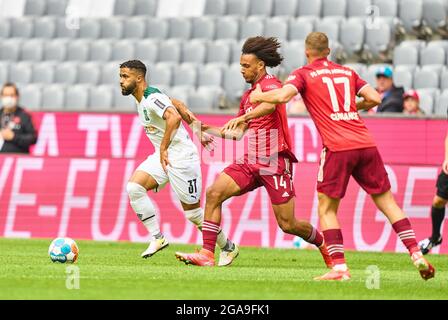 Keanan BENNETTS, MG 37 konkurrieren um den Ball, Tackling, Duell, Header, zweikampf, Action, Kampf gegen Joshua ZIRKZEE, FCB 14 im Freundschaftsspiel FC BAYERN MÜNCHEN - BORUSSIA MÖNCHENGLADBACH 0-2 am 28. Juli 2021 in München, Deutschland Saison 2021/2022, Spieltag X, 1.Bundesliga, FCB, Gladbach, München, X.Spieltag. © Peter Schatz / Alamy Live News Stockfoto