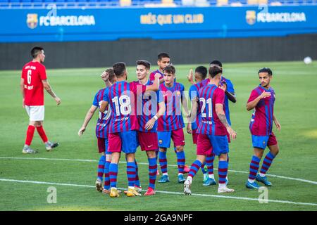 Barcelona, Spanien. Juli 2021. Die Spieler des FC Barcelona B feiern im Freundschaftsspiel zwischen dem FC Barcelona B und FE Grama im Johan Cruyff Stadium ein Tor.(Endstand: CA Barcelona B 6:0 FE Grama) Credit: SOPA Images Limited/Alamy Live News Stockfoto