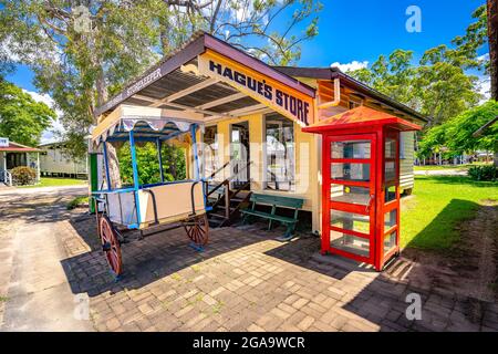 Caboolture, Queensland, Australien - Historischer Laden in einem Museum Stockfoto