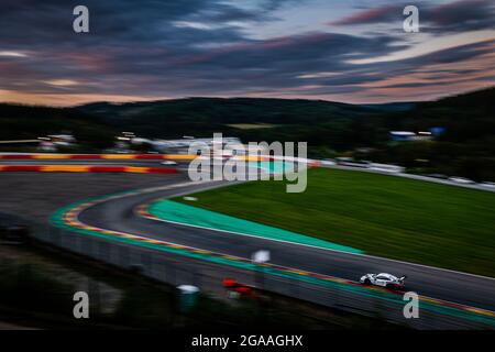 Stavelot, Belgien. Juli 2021. 22 Campbell Matt (aus), Bamber Earl (nzl), Jaminet Mathieu (Fra), GPX Martini Racing, Porsche 911 GT3-R (911.II), Action während der TotalEnergies 24 Hours of Spa, 6. Lauf der Fanatec GT World Challenge Europe 2021 Powered by AWS, vom 28. Juli bis 1. August 2021 auf dem Circuit de Spa-Francorchamps, In Stavelot, Belgien - Foto François Flamand/DPPI Quelle: DPPI Media/Alamy Live News Stockfoto