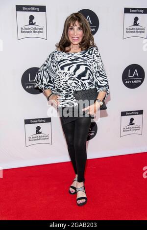 Los Angeles, USA. Juli 2021. Kate Linder nimmt am 21. Juli 2021 an der jährlichen ERÖFFNUNGSGALA der LA Art Show 26 im LA Convention Center, Los Angeles, CA Teil.Quelle: Eugene Powers/Alamy Live News Stockfoto