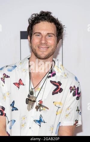 Los Angeles, USA. Juli 2021. Gregory Siff nimmt am 21. Juli 2021 an der jährlichen ERÖFFNUNGSGALA der LA Art Show 26 im LA Convention Center, Los Angeles, CA Teil.Quelle: Eugene Powers/Alamy Live News Stockfoto