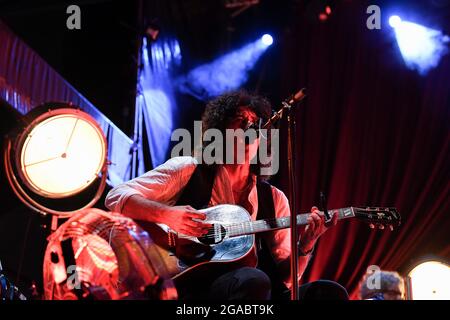 Rom, Italien. Juli 2021. Enrico 'Drigo' Salvi Negrita während des Konzerts in der Villa Ada Roma Incontra il Mondo (Foto: Domenico Cippitelli/Pacific Press/Sipa USA) Quelle: SIPA USA/Alamy Live News Stockfoto