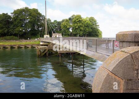 Pont Yr aber / aber Swing Bridge über den Fluss Seiont in Caernarfon Wales Großbritannien Stockfoto