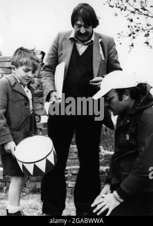 Die Blechtrommel Jahr : 1979 Westdeutschland Regie : Volker Schlöndorff David Bennent, Gunther Grass, Volker Schlöndorff über das Set Goldene Palme Cannes 1979 Stockfoto