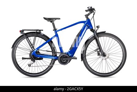 Blaues modernes Herren´s Mid-Drive Motor City Touring oder Trekking E-Bike Pedelec mit Mittelhalterung für Elektromotoren. Batteriebetriebenes E-Bike isoliert auf weißem b Stockfoto