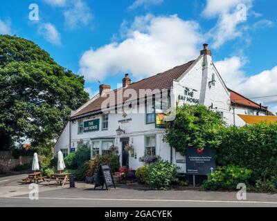 The Bay Horse a Greene King Pub im Dorf Green Hammerton North Yorkshire England Stockfoto