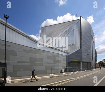 Das neue Stadion des Brentford Football Club in der Nähe der Kew Bridge im Westen Londons. Außerdem ist hier der Irish Rugby Club London beheimatet. Entworfen von AFL Architects. Stockfoto