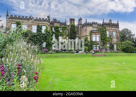 Renishaw Hall & Gardens, Renishaw Park, Landhaus in Renishaw, Chesterfield, Derbyshire, England, Großbritannien Stockfoto