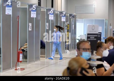 Arezzo, Italien. Juli 2021. Italien, Region Toskana, Arezzo, 29. Juli 2021 : Covid-19 Notfall. Hub Pavillons von Arezzo Fair, Anti-Covid-Impfkampagne. Foto: Daiano Cristini/Sintesi/Alamy Live News Stockfoto