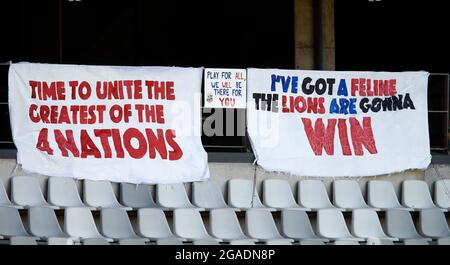 Eine allgemeine Ansicht der Unterstützungsflaggen auf den Ständen während der Kapitäne im Cape Town Stadium, Kapstadt, Südafrika. Bilddatum: Freitag, 30. Juli 2021. Stockfoto