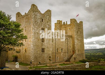Bolton Castle in Wensleydale, North Yorkshire, England - eine der am besten erhaltenen mittelalterlichen Burgen des Landes. Stockfoto