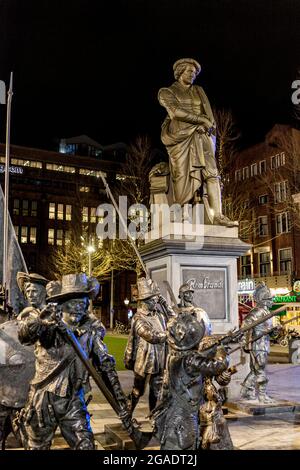 Rembrandtplein bei Nacht, Amsterdam, Niederlande Stockfoto