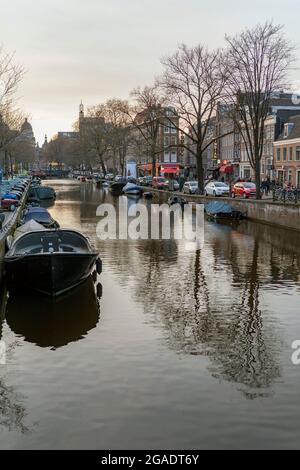 Lijnbaansgracht, von der Spiegelgracht aus gesehen, Amsterdam, Niederlande Stockfoto