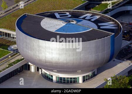 München, 27. August 2011: Das BMW Museum ist ein Automobilmuseum der BMW-Geschichte in der Nähe des Olympiaparks in München. Stockfoto