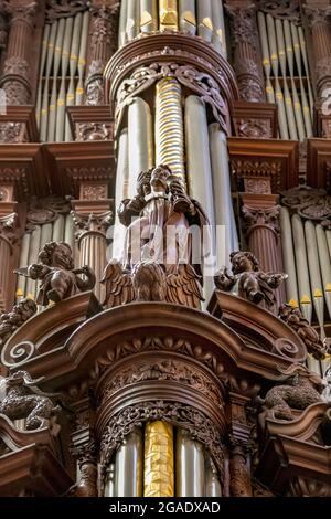 Detail Golforgel in der St. John's Cathedral, Den Bosch, Niederlande Stockfoto