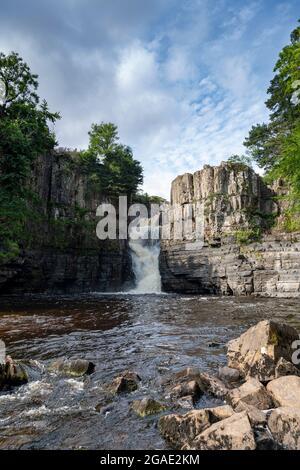 High Force Falls, im Besitz von Raby Estates, am River Tees in der Grafschaft Durham, Großbritannien Stockfoto