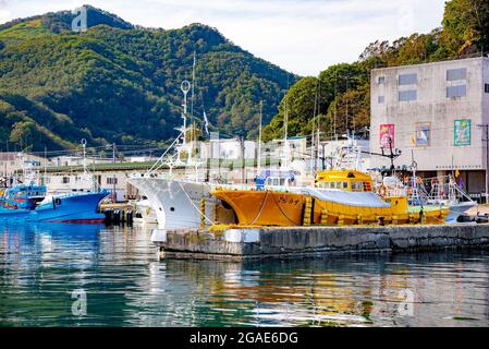 Fischerboote am Rausu Fischerhafen.aufgenommen in Hokkaido Island, Japan am 20. September 2016 Stockfoto