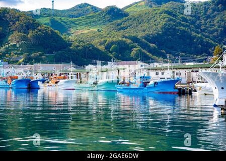 Fischerboote am Rausu Fischerhafen.aufgenommen in Hokkaido Island, Japan am 20. September 2016 Stockfoto