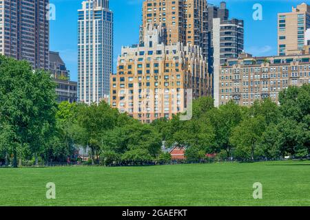 Das 55 Central Park West ist ein Art déco-Wahrzeichen, das von Schwartz & Gross entworfen wurde. Stockfoto